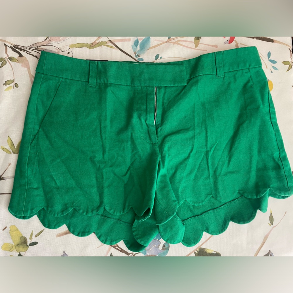 Loft NWT scallop hemmed shorts sz 12